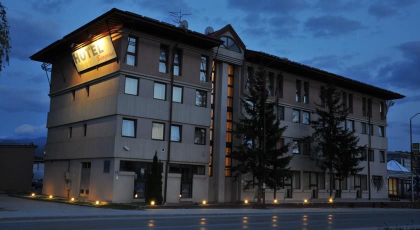 Hotel Beograd Lukavica Bagian luar foto